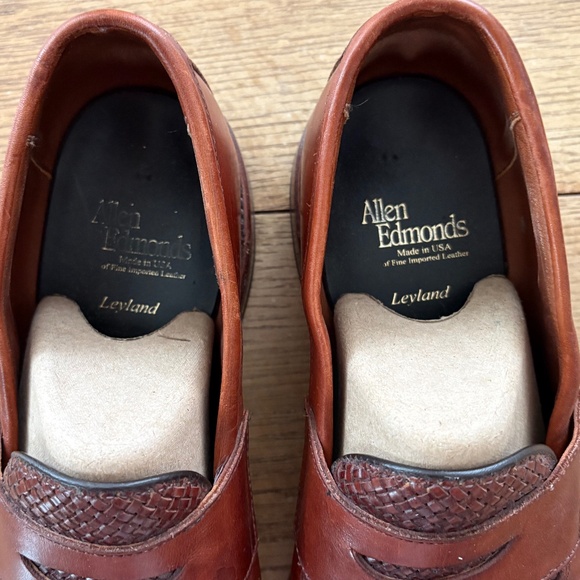 Allen Edmonds -- Leyland -- 8-1/2D -- Chili Brown Leather Loafer